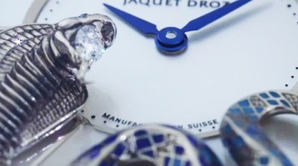 Video. Petite Heure Minute Relief Snake - Jaquet Droz