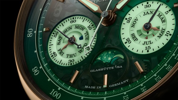 Datograph Perpetual Tourbillon Honeygold Lumen © A. Lange & Söhne
