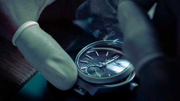 Assembly of the ZM11 © Leica