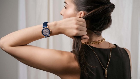 Montre Code 11.59 ; collier et pendentif Titan by Pharrell Williams © Audemars Piguet, Tiffany