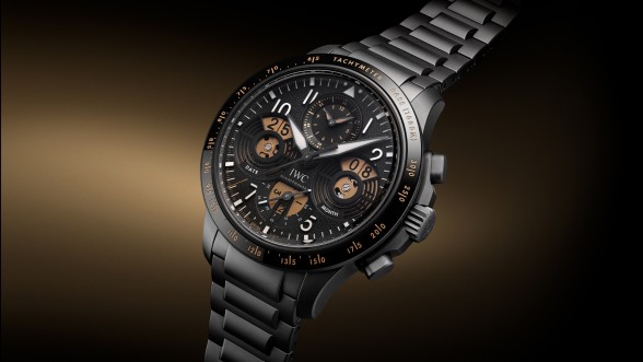 IWC Montre d’Aviateur Performance Chronograph Calendrier perpétuel Affichage digital Date-Mois, 43 mm de diamètre, Ceratanium®, calibre automatique, 68 heures de réserve de marche, EUR 90'100. © IWC