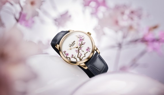 Senator Meissen “Cherry Blossom” © Glashütte Original