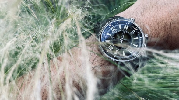 Close-up on the Polaris Date Green - Jaeger-LeCoultre