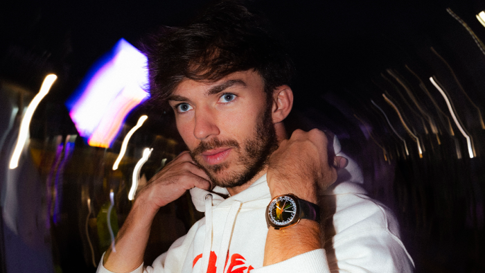 Pierre Gasly, behind the scenes in Melbourne. He is wearing the Streamliner Flyback Chronograph Automatic Boutique Edition model.