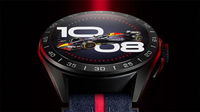 TAG Heuer Connected Calibre E4 45MM x Oracle Red Bull Racing Edition © TAG Heuer