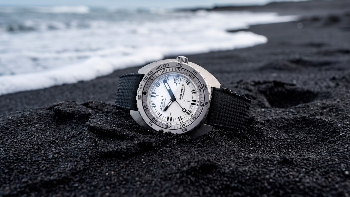 DOXA SUB 300 Ti5 © DOXA