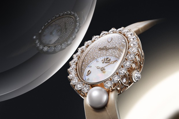 La Reine de Naples Perles Impériales offre une composition minérale centrée sur l’emblématique perle d’Akoya © Breguet