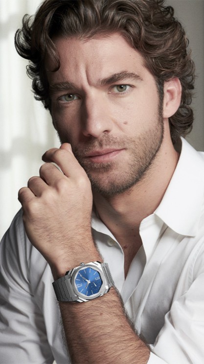Brand Campaign Lorenzo Viotti - Octo Finissimo Steel Blue Dial © Bulgari