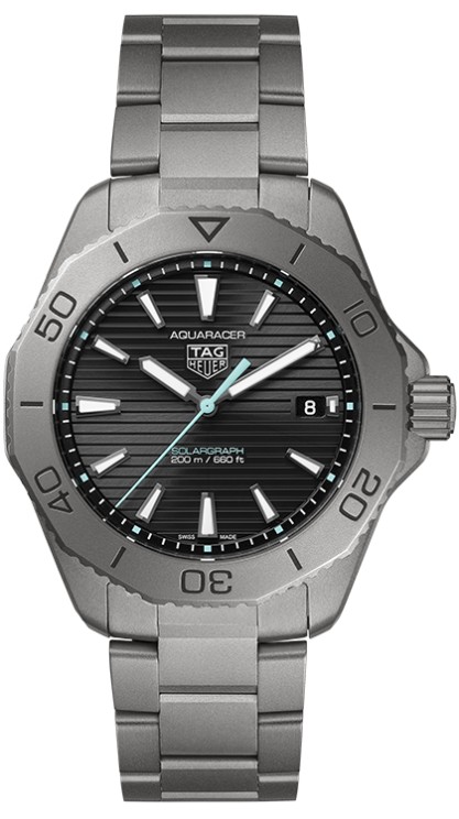 Aquaracer Professional 200 Solargraph in titanium, 40 mm diameter, solar-powered movement with window date, titanium bracelet ©&nbsp;TAG Heuer