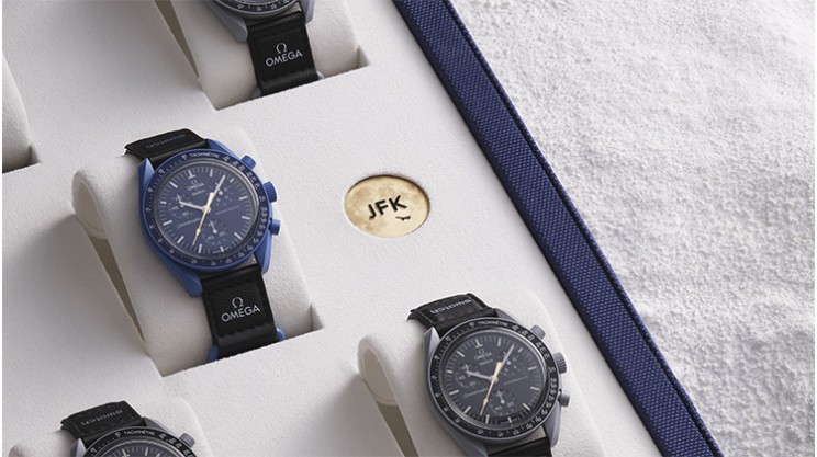11 MoonSwatch Moonshine Gold Suitcases © Omega x Swatch