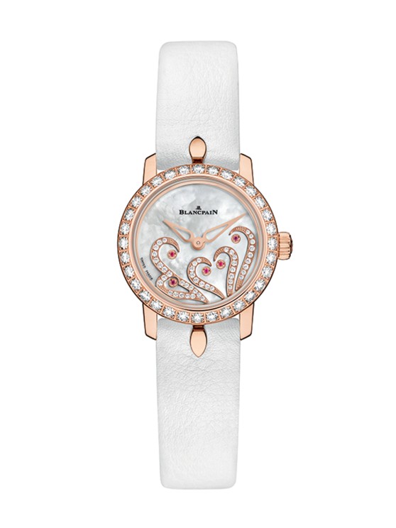 Ladybird Ultraplate en or rose, lunette sertie de diamants, 21, 5 mm de diamètre, mouvement automatique, bracelet en cuir © Blancpain