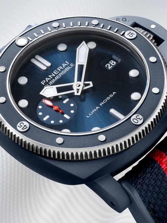 Submersible QuarantaQuattro Luna Rossa Ti-CeramitechTM PAM01466 © Panerai