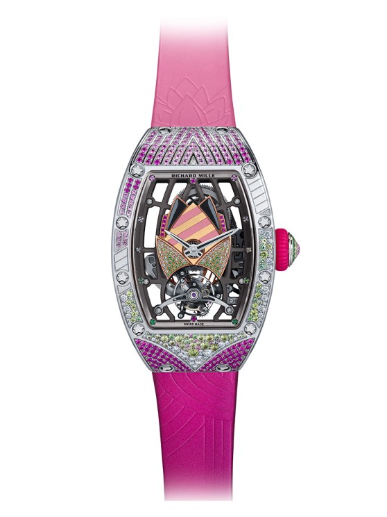 RM 71-02 Talisman en or blanc serti de saphirs, tsavorites, péridots, diamants, rubis, hématites et opales, 34, 4 x 52, 20 mm, mouvement tourbillon squelette automatique, bracelet en caoutchouc © Richard Mille