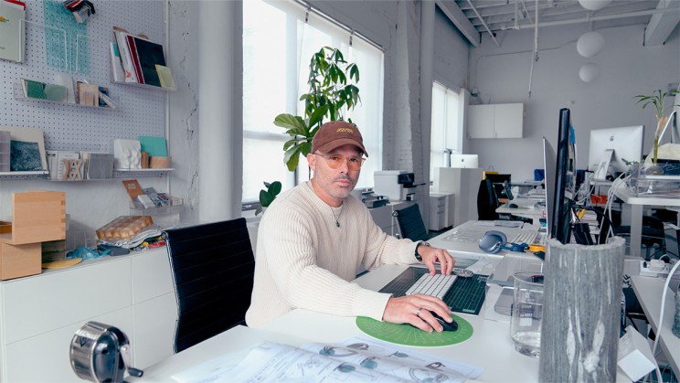 Hublot Ambassador Daniel Arsham working in his studio © Hublot