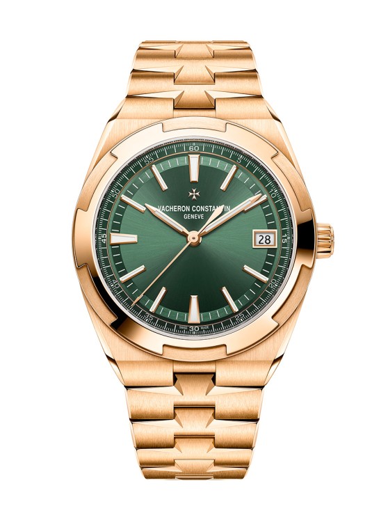 Overseas en or&nbsp;rose, 41 mm de diamètre, mouvement automatique avec date par guichet, bracelet interchangeable en or rose ©&nbsp;Vacheron Constantin