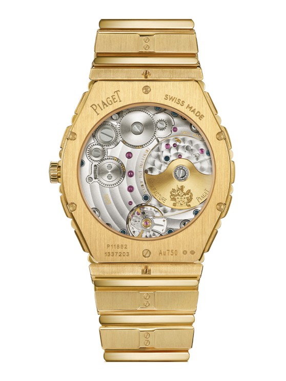 Visible à travers une glace saphir, c’est le calibre manufacture 1200 P1 extra-plat à remontage automatique qui anime la Polo 79. Il offre une réserve de marche de 44 heures © Piaget