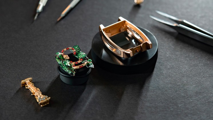 Golden Bridge "Serpent" © Corum