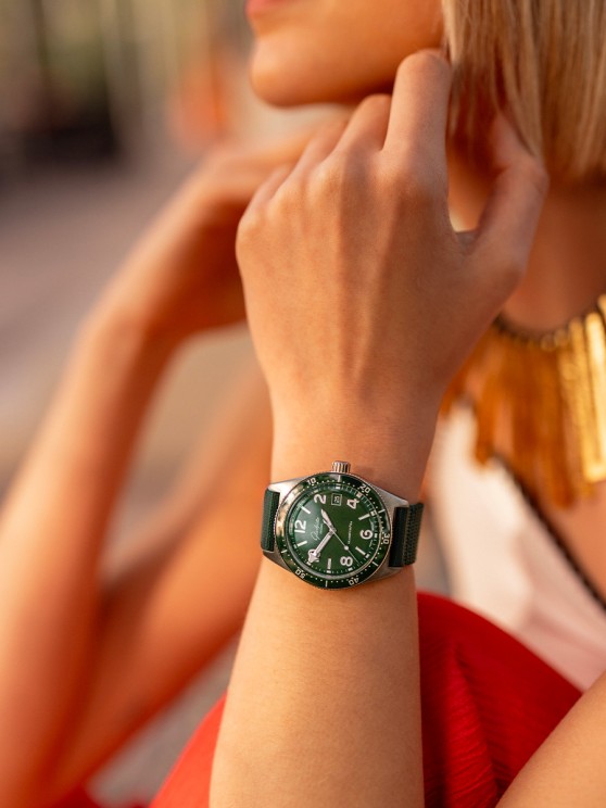 New sustainable strap in green © Glashütte Original