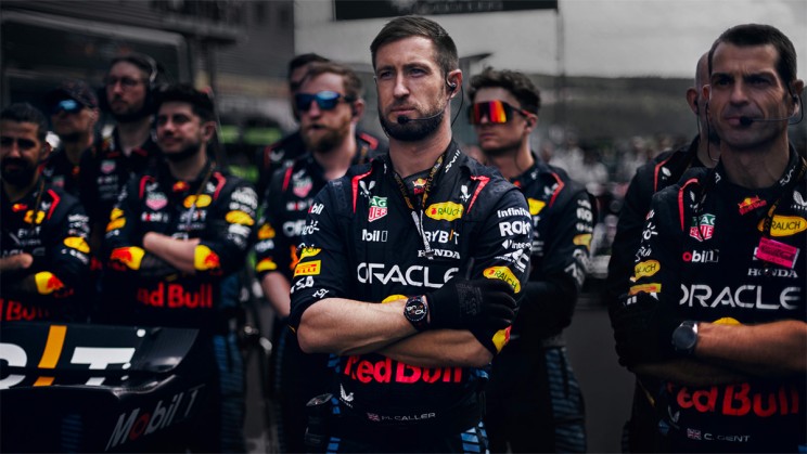 TAG Heuer Connected Calibre E4 45MM x Oracle Red Bull Racing Edition © TAG Heuer