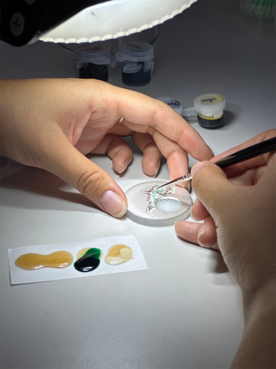The precision required of miniature painting ©&nbsp;BA111OD 