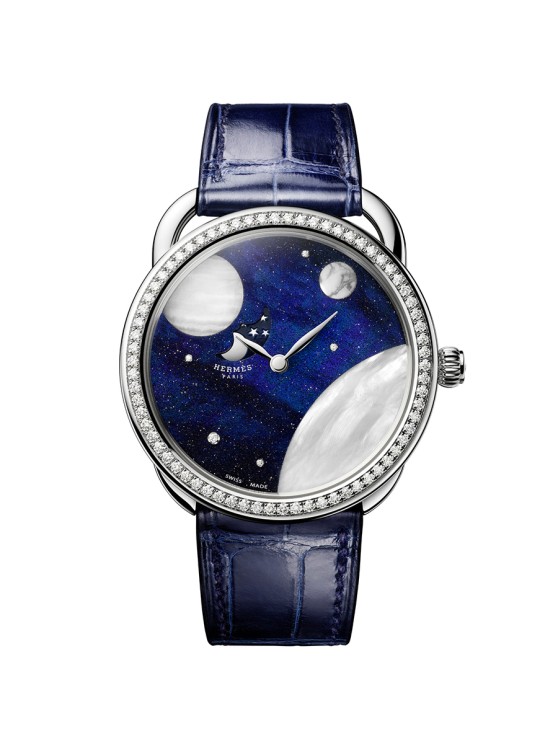 Arceau Petite Lune en or blanc et diamants, 38 mm de diamètre, mouvement automatique avec indicateur des phases de lune, bracelet en cuir ©&nbsp;Hermès