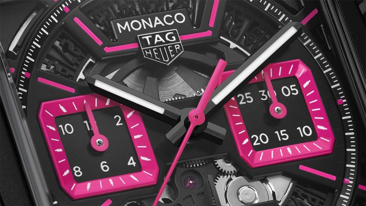 Monaco Chronograph with new pink accents © TAG Heuer
