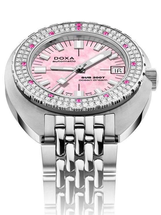 Ocean Dream Pink SUB 200T Diamonds © DOXA