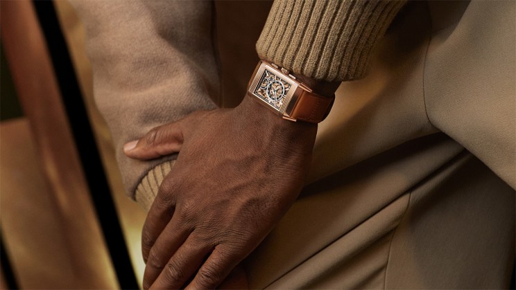 The Reverso Tribute Chronograph in pink gold worn on wrist © Jaeger-LeCoutlre