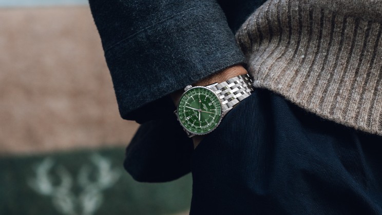 Navitimer Automatic GMT 41 CERVO Edition © Breitling
