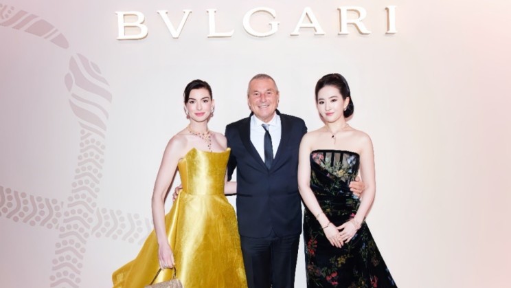 Anne Hathaway, Jean-Christophe Babin and Liu Yifei © Bulgari
