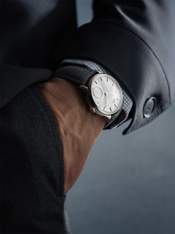 Promenade Plissé Pearl White © Czapek & Cie.