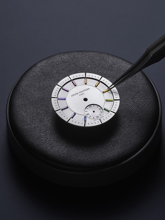 Tambour Platinum Rainbow © Louis Vuitton
