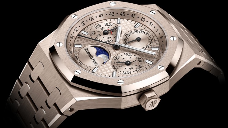 The new Royal Oak Selfwinding Perpetual Calendar is available in a monochromatic sand gold version offering endless plays of light. © Audemars Piguet