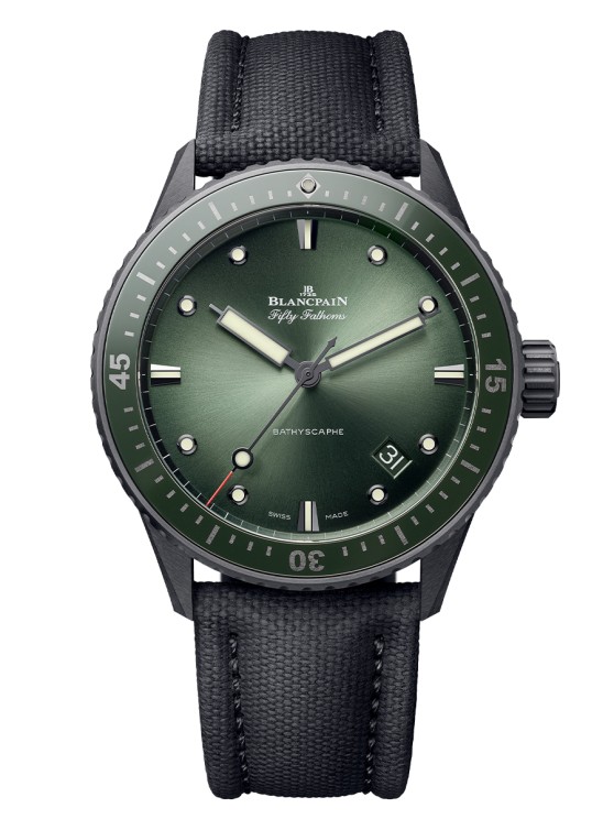 Bathyscaphe en céramique, 43,6 mm de diamètre, mouvement automatique avec date par guichet, bracelet textile. CHF 12'600 © Blancpain