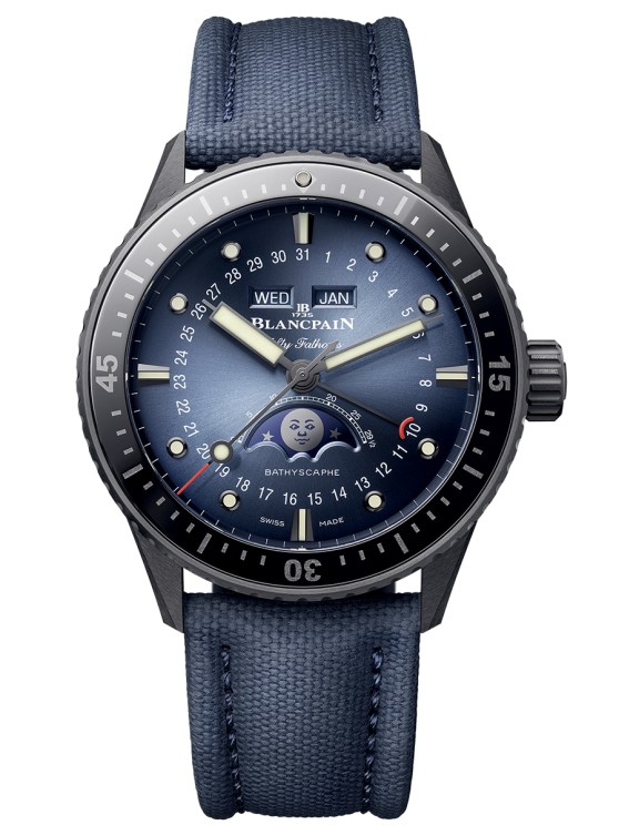 Bathyscaphe en céramique, 43,6 mm de diamètre, mouvement automatique avec calendrier complet, jours et mois par guichets, date par aiguille et indicateur des phases de lune, bracelet textile. CHF 16'900 © Blancpain