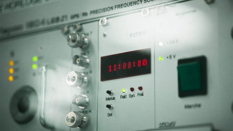 Equipment atomic Clock © COSC