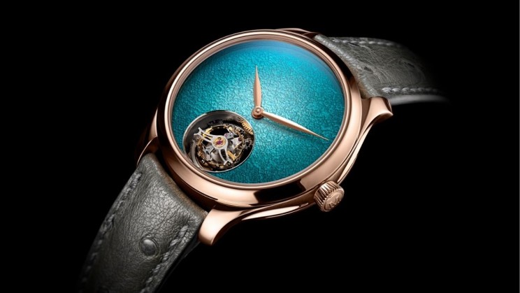 Endeavour Tourbillon Concept Turquoise Enamel,&nbsp;40 mm, calibre à remontage automatique, 72 heures de réserve de marche. CHF 75'000. © H. Moser & Cie.