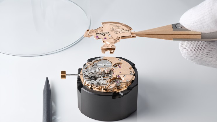 Type XX Chronographe 2075 movement © Breguet