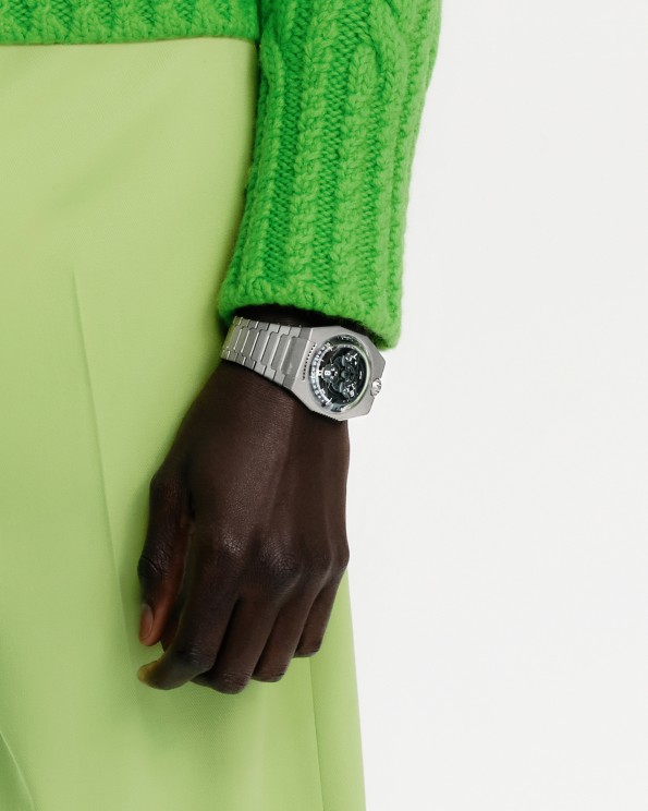 The UR-100V Magic T – “Hunter Green” edition ©URWERK
