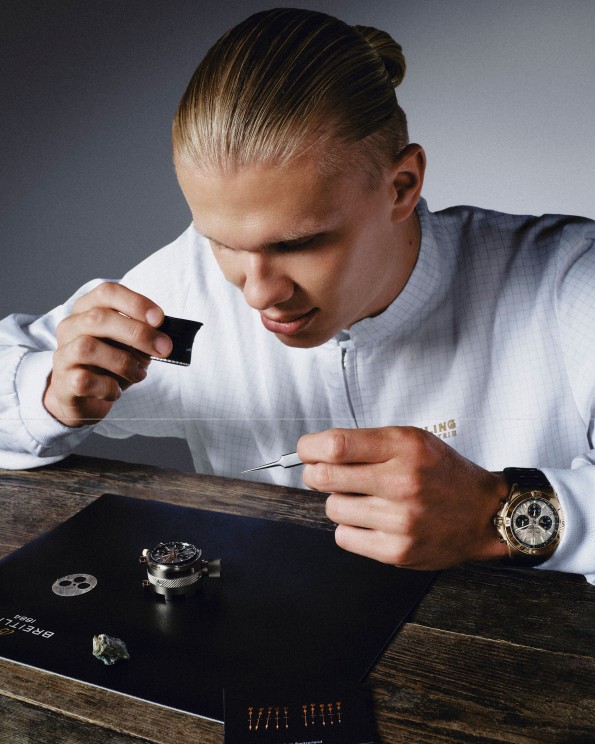  Erling Haaland portant la Chronomat de Breitling ©  Breitling