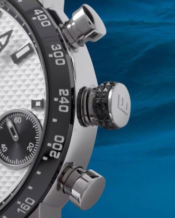 The side of a watch by Eberhard & Co. © Eberhard & Co.