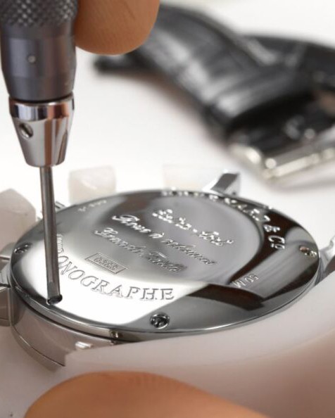 Working on an Eberhard & Co. watch © Eberhard & Co.