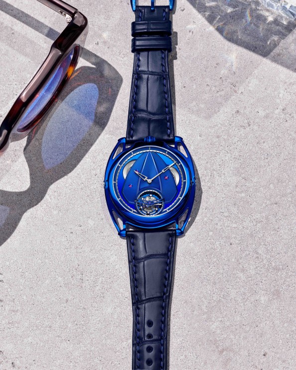 DB28xs Kind of Blue Tourbillon © De Bethune
