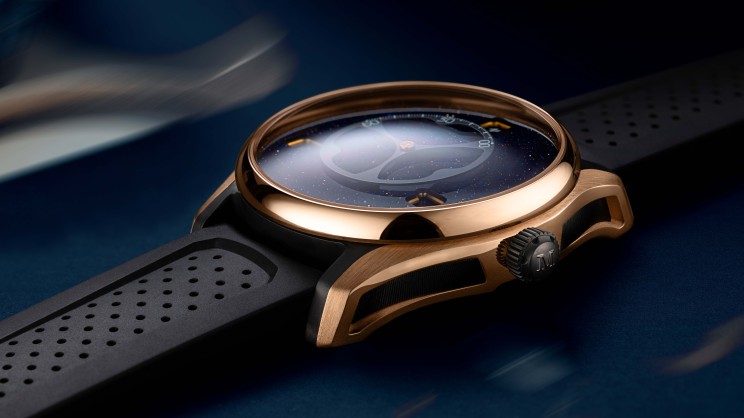 La Pioneer Flying Hours en aventurine et or rouge © H. Moser & Cie.