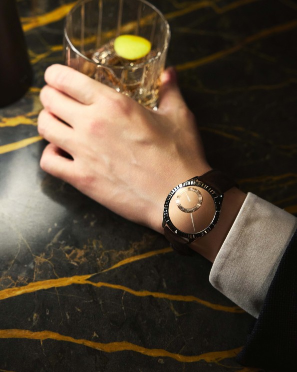 Lifestyle photo of the TYPE 9 ARM © Ressence 
