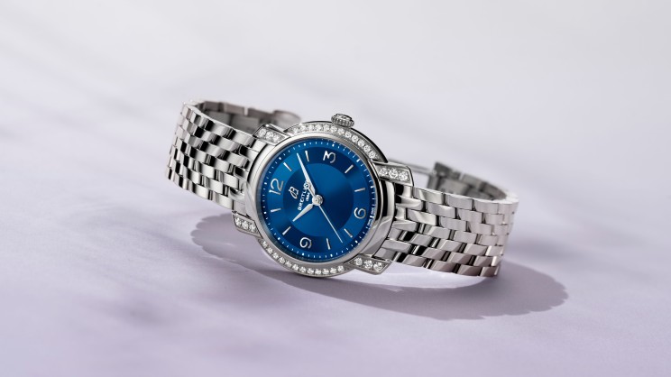 The Lady Premier in blue © Breitling 