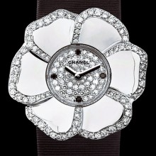 Or blanc 18 carats / Pétales sertis diam