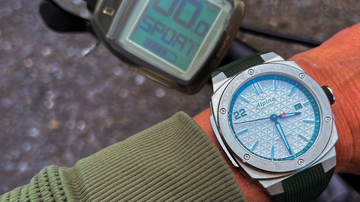 Alpina Alpiner Extreme Automatic Fine Watch Club Limited Edition ©&nbsp;Sophie Furley