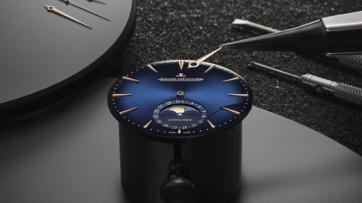 Master Ultra Thin Moon Pink Gold © Jaeger-LeCoultre